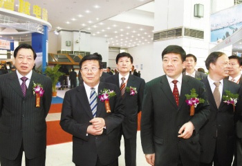 南京聚鋒參加第四屆蘇北投洽會，副省長贊許聚鋒塑木產業發展